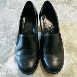 Dansko Pro Women's SZ US 7.5-8 EU 38 Clog Slip On Floral Embossed Black Leather